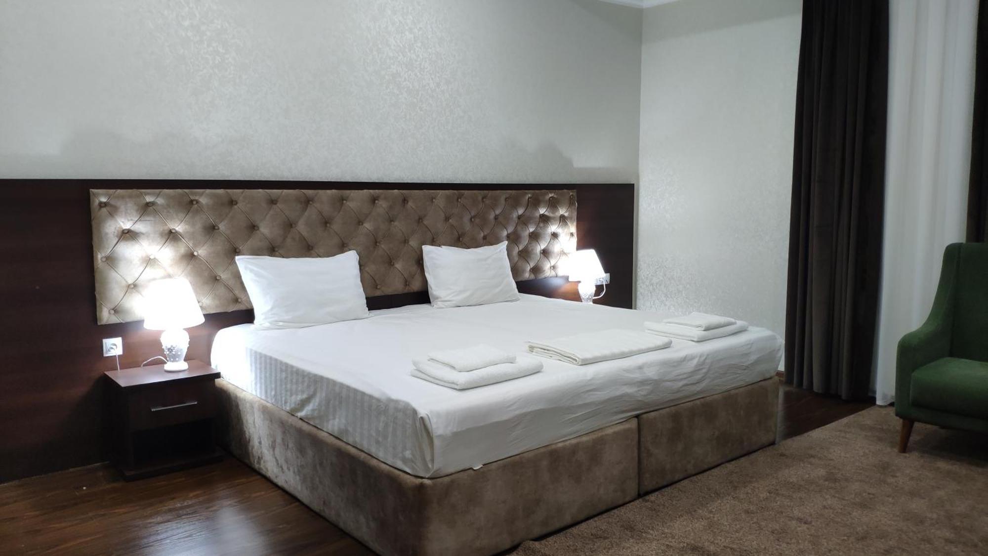 Grand Turon Plaza Hotel Tashkent Esterno foto
