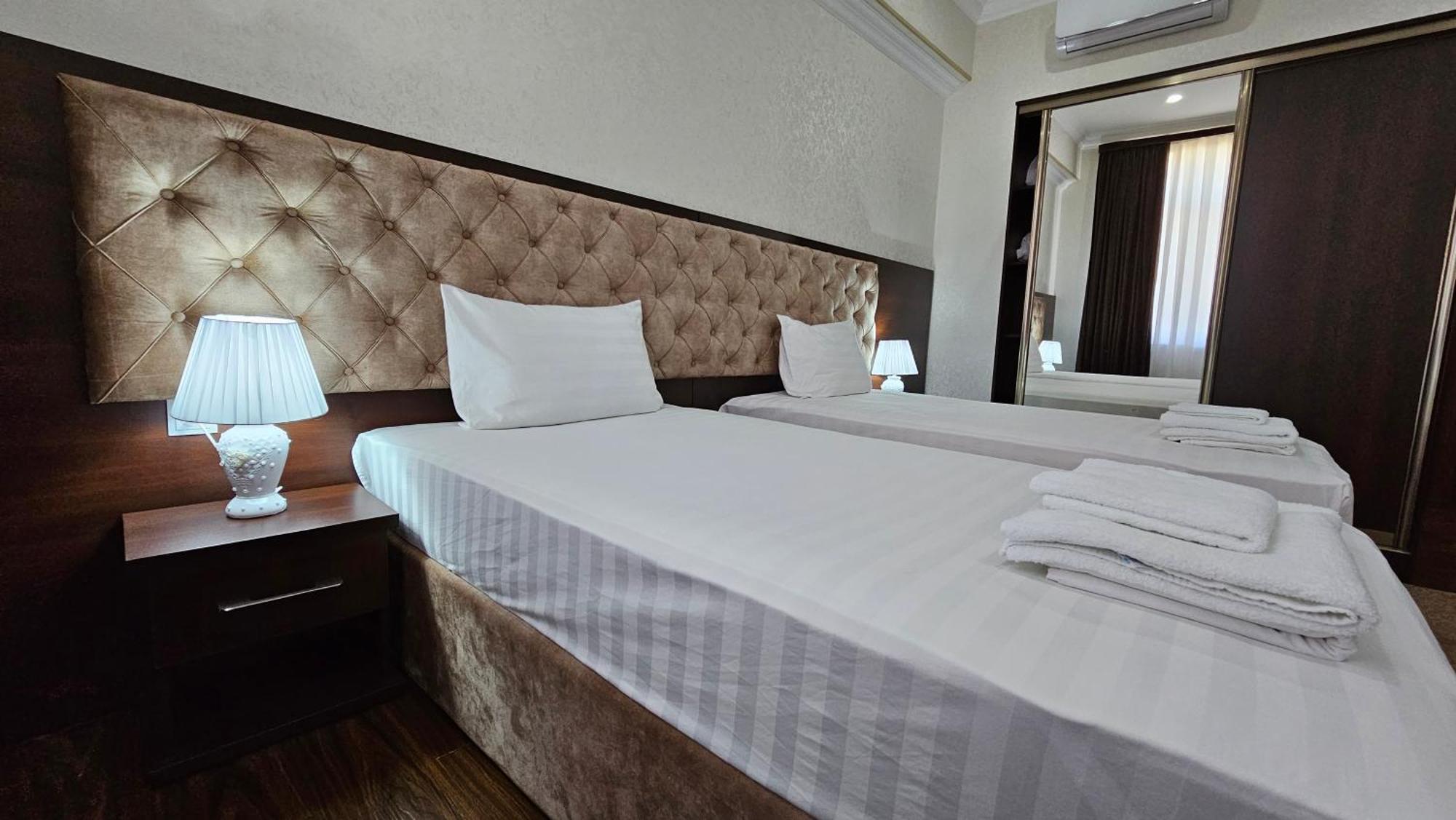 Grand Turon Plaza Hotel Tashkent Esterno foto