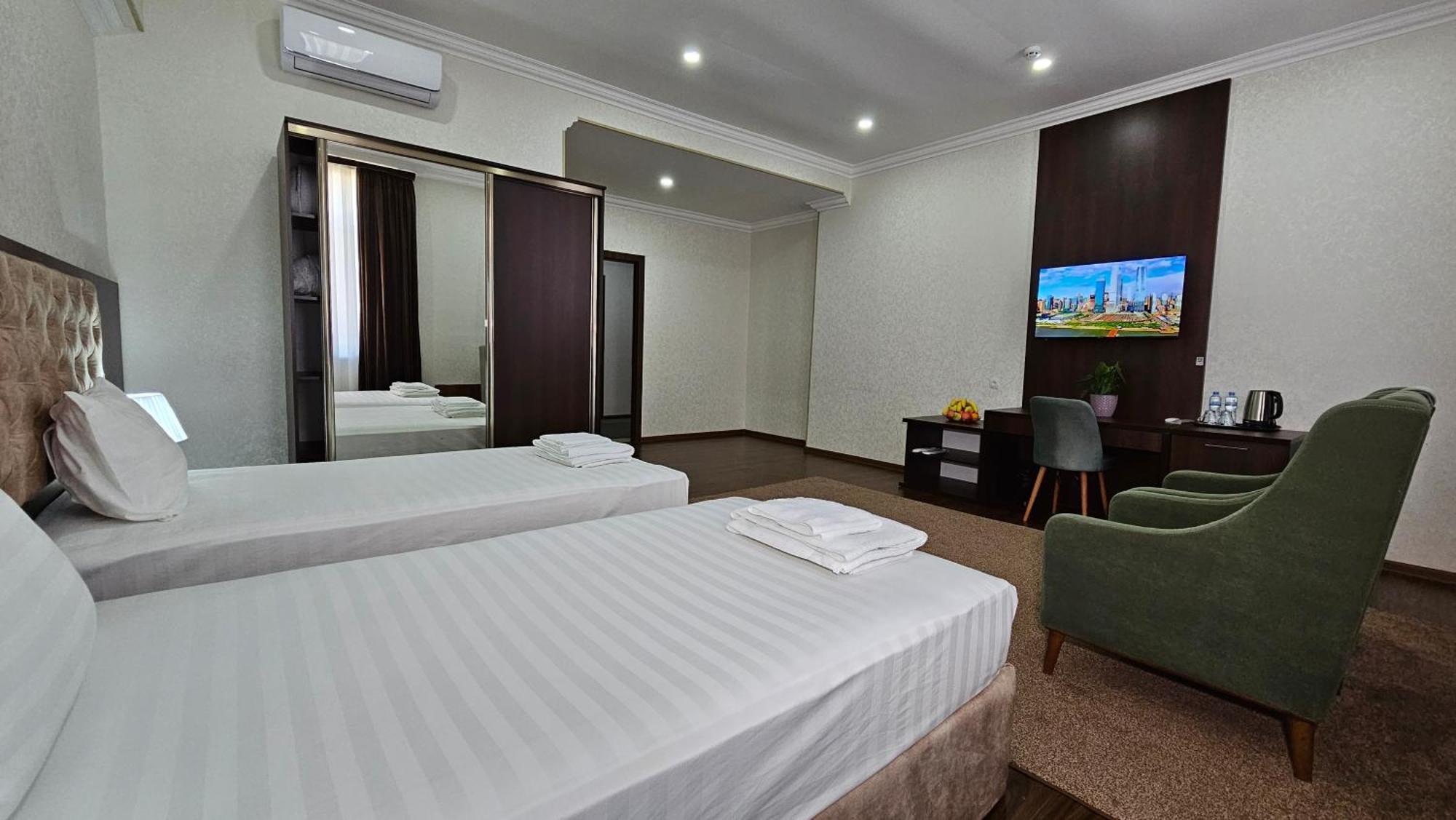 Grand Turon Plaza Hotel Tashkent Esterno foto