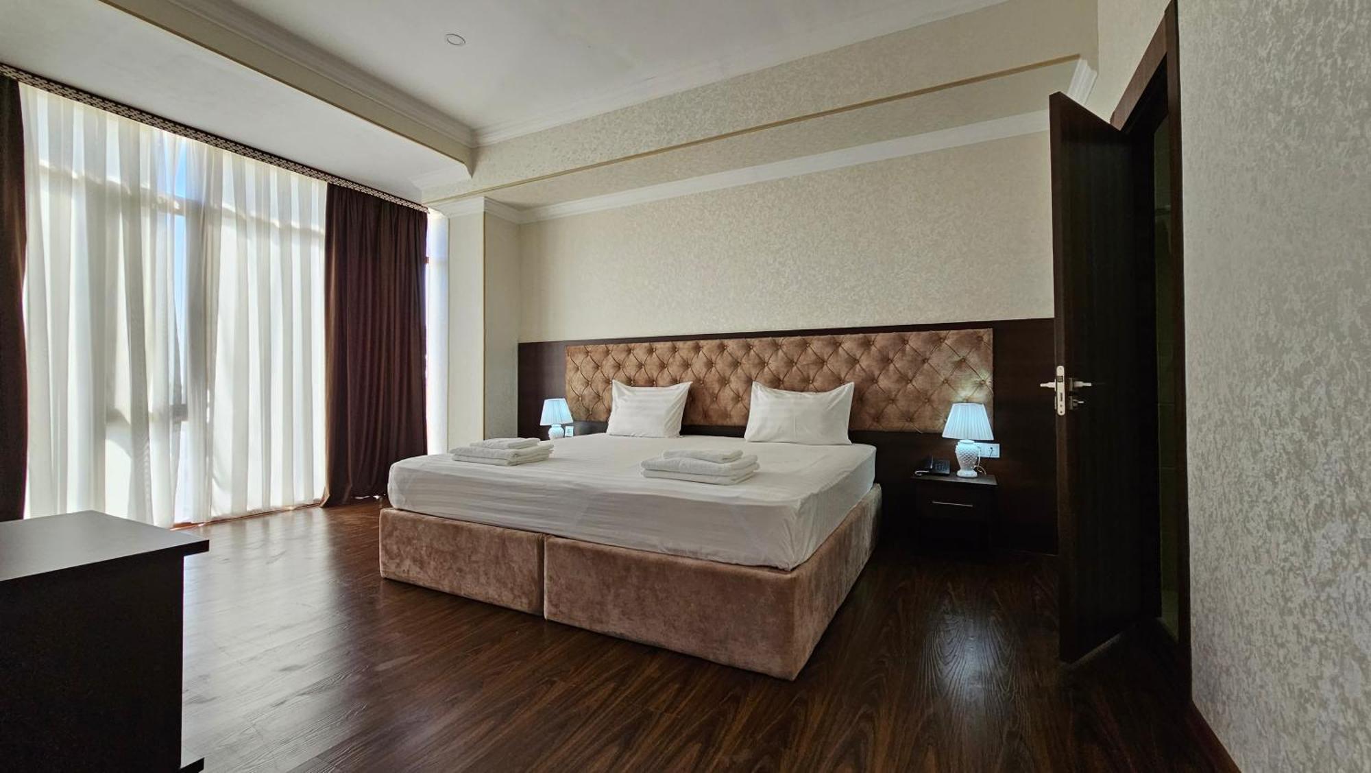 Grand Turon Plaza Hotel Tashkent Esterno foto
