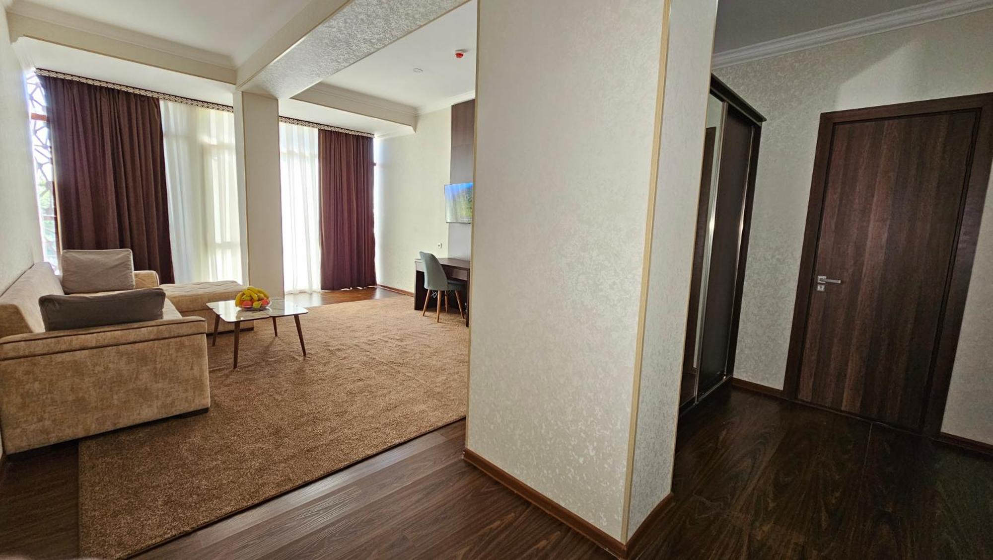 Grand Turon Plaza Hotel Tashkent Esterno foto